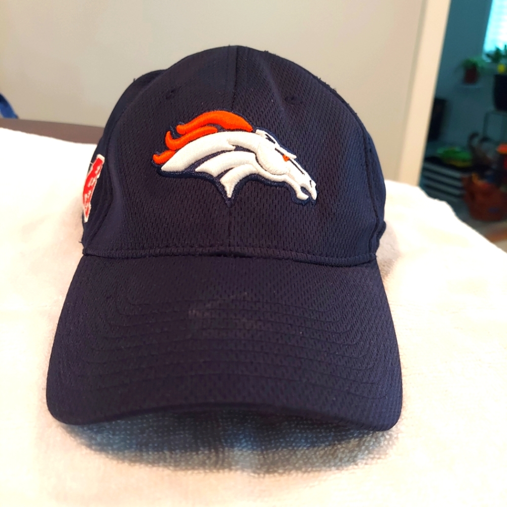 Denver Broncos ball cap size L/XL